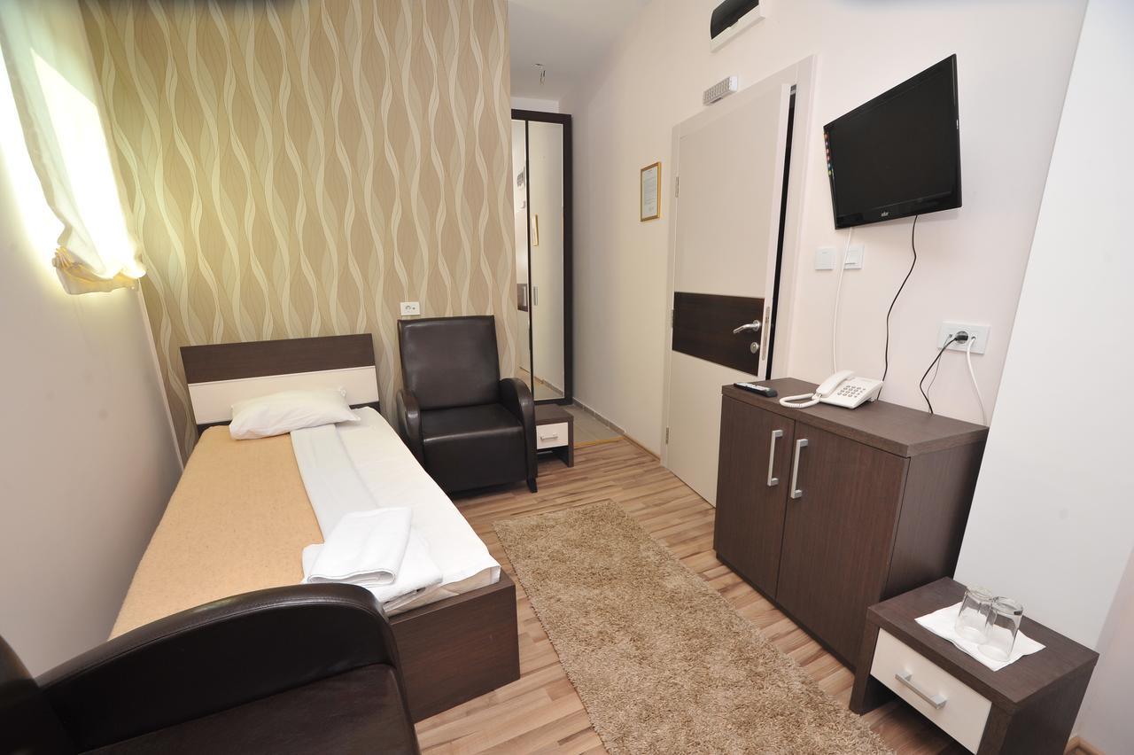 Hotel Zeleni Vir Nis Exterior photo
